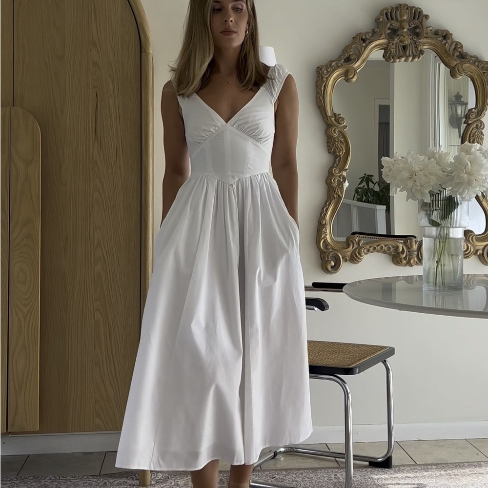 Loooking for abercrombie fitch Cap Sleeve Corset Midi Dress